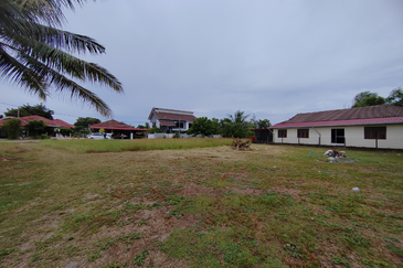 [𝐓𝐀𝐍𝐀𝐇 𝐆𝐑𝐄𝐃 𝐀]𝐓𝐚𝐧𝐚𝐡 𝐋𝐨𝐭 𝐁𝐚𝐧𝐠𝐥𝐨 𝐛𝐞𝐫𝐬𝐚𝐢𝐳  𝟓𝟒𝟖𝐦² 𝐝𝐢 𝐊𝐠. 𝐏𝐚𝐝𝐚𝐧𝐠 𝐍𝐞𝐧𝐚𝐬, 𝐊𝐮𝐚𝐥𝐚 𝐍𝐞𝐫𝐮𝐬