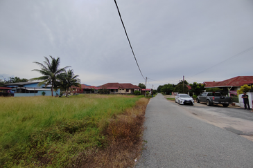 [𝐓𝐀𝐍𝐀𝐇 𝐆𝐑𝐄𝐃 𝐀]𝐓𝐚𝐧𝐚𝐡 𝐋𝐨𝐭 𝐁𝐚𝐧𝐠𝐥𝐨 𝐛𝐞𝐫𝐬𝐚𝐢𝐳  𝟓𝟒𝟖𝐦² 𝐝𝐢 𝐊𝐠. 𝐏𝐚𝐝𝐚𝐧𝐠 𝐍𝐞𝐧𝐚𝐬, 𝐊𝐮𝐚𝐥𝐚 𝐍𝐞𝐫𝐮𝐬