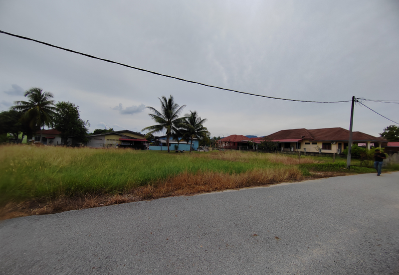 [𝐓𝐀𝐍𝐀𝐇 𝐆𝐑𝐄𝐃 𝐀]𝐓𝐚𝐧𝐚𝐡 𝐋𝐨𝐭 𝐁𝐚𝐧𝐠𝐥𝐨 𝐛𝐞𝐫𝐬𝐚𝐢𝐳  𝟓𝟒𝟖𝐦² 𝐝𝐢 𝐊𝐠. 𝐏𝐚𝐝𝐚𝐧𝐠 𝐍𝐞𝐧𝐚𝐬, 𝐊𝐮𝐚𝐥𝐚 𝐍𝐞𝐫𝐮𝐬