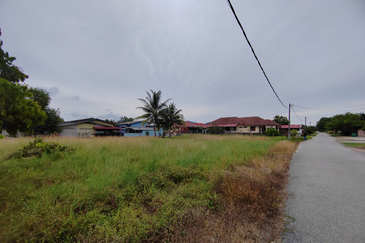 [𝐓𝐀𝐍𝐀𝐇 𝐆𝐑𝐄𝐃 𝐀]𝐓𝐚𝐧𝐚𝐡 𝐋𝐨𝐭 𝐁𝐚𝐧𝐠𝐥𝐨 𝐛𝐞𝐫𝐬𝐚𝐢𝐳  𝟓𝟒𝟖𝐦² 𝐝𝐢 𝐊𝐠. 𝐏𝐚𝐝𝐚𝐧𝐠 𝐍𝐞𝐧𝐚𝐬, 𝐊𝐮𝐚𝐥𝐚 𝐍𝐞𝐫𝐮𝐬