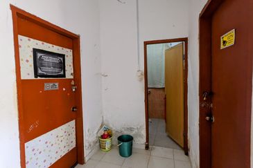 𝐑𝐔𝐌𝐀𝐇 𝐒𝐄𝐌𝐈-𝐃 𝟐 𝐓𝐈𝐍𝐆𝐊𝐀𝐓 𝐃𝐈 𝐁𝐀𝐍𝐃𝐀𝐑 𝐊𝐔𝐀𝐋𝐀 𝐓𝐄𝐑𝐄𝐍𝐆𝐆𝐀𝐍𝐔 𝐁𝐄𝐑𝐒𝐄𝐁𝐄𝐋𝐀𝐇𝐀𝐍 𝐈𝐂𝐎𝐍 𝐑𝐄𝐒𝐈𝐃𝐄𝐍𝐂𝐄𝐒