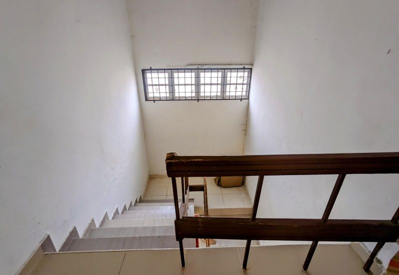 𝐑𝐔𝐌𝐀𝐇 𝐒𝐄𝐌𝐈-𝐃 𝟐 𝐓𝐈𝐍𝐆𝐊𝐀𝐓 𝐃𝐈 𝐁𝐀𝐍𝐃𝐀𝐑 𝐊𝐔𝐀𝐋𝐀 𝐓𝐄𝐑𝐄𝐍𝐆𝐆𝐀𝐍𝐔 𝐁𝐄𝐑𝐒𝐄𝐁𝐄𝐋𝐀𝐇𝐀𝐍 𝐈𝐂𝐎𝐍 𝐑𝐄𝐒𝐈𝐃𝐄𝐍𝐂𝐄𝐒