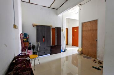 𝐑𝐔𝐌𝐀𝐇 𝐒𝐄𝐌𝐈-𝐃 𝟐 𝐓𝐈𝐍𝐆𝐊𝐀𝐓 𝐃𝐈 𝐁𝐀𝐍𝐃𝐀𝐑 𝐊𝐔𝐀𝐋𝐀 𝐓𝐄𝐑𝐄𝐍𝐆𝐆𝐀𝐍𝐔 𝐁𝐄𝐑𝐒𝐄𝐁𝐄𝐋𝐀𝐇𝐀𝐍 𝐈𝐂𝐎𝐍 𝐑𝐄𝐒𝐈𝐃𝐄𝐍𝐂𝐄𝐒