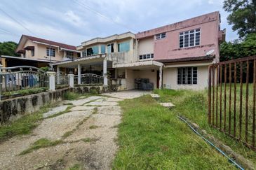 𝐑𝐔𝐌𝐀𝐇 𝐒𝐄𝐌𝐈-𝐃 𝟐 𝐓𝐈𝐍𝐆𝐊𝐀𝐓 𝐃𝐈 𝐁𝐀𝐍𝐃𝐀𝐑 𝐊𝐔𝐀𝐋𝐀 𝐓𝐄𝐑𝐄𝐍𝐆𝐆𝐀𝐍𝐔 𝐁𝐄𝐑𝐒𝐄𝐁𝐄𝐋𝐀𝐇𝐀𝐍 𝐈𝐂𝐎𝐍 𝐑𝐄𝐒𝐈𝐃𝐄𝐍𝐂𝐄𝐒