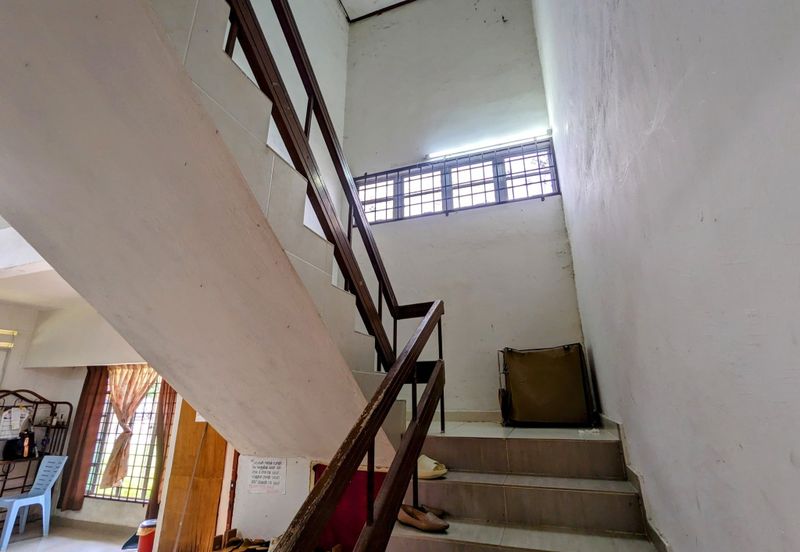 𝐑𝐔𝐌𝐀𝐇 𝐒𝐄𝐌𝐈-𝐃 𝟐 𝐓𝐈𝐍𝐆𝐊𝐀𝐓 𝐃𝐈 𝐁𝐀𝐍𝐃𝐀𝐑 𝐊𝐔𝐀𝐋𝐀 𝐓𝐄𝐑𝐄𝐍𝐆𝐆𝐀𝐍𝐔 𝐁𝐄𝐑𝐒𝐄𝐁𝐄𝐋𝐀𝐇𝐀𝐍 𝐈𝐂𝐎𝐍 𝐑𝐄𝐒𝐈𝐃𝐄𝐍𝐂𝐄𝐒