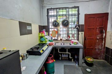 𝐑𝐔𝐌𝐀𝐇 𝐒𝐄𝐌𝐈-𝐃 𝟐 𝐓𝐈𝐍𝐆𝐊𝐀𝐓 𝐃𝐈 𝐁𝐀𝐍𝐃𝐀𝐑 𝐊𝐔𝐀𝐋𝐀 𝐓𝐄𝐑𝐄𝐍𝐆𝐆𝐀𝐍𝐔 𝐁𝐄𝐑𝐒𝐄𝐁𝐄𝐋𝐀𝐇𝐀𝐍 𝐈𝐂𝐎𝐍 𝐑𝐄𝐒𝐈𝐃𝐄𝐍𝐂𝐄𝐒