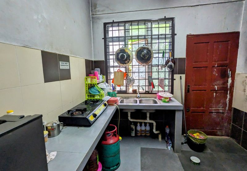 𝐑𝐔𝐌𝐀𝐇 𝐒𝐄𝐌𝐈-𝐃 𝟐 𝐓𝐈𝐍𝐆𝐊𝐀𝐓 𝐃𝐈 𝐁𝐀𝐍𝐃𝐀𝐑 𝐊𝐔𝐀𝐋𝐀 𝐓𝐄𝐑𝐄𝐍𝐆𝐆𝐀𝐍𝐔 𝐁𝐄𝐑𝐒𝐄𝐁𝐄𝐋𝐀𝐇𝐀𝐍 𝐈𝐂𝐎𝐍 𝐑𝐄𝐒𝐈𝐃𝐄𝐍𝐂𝐄𝐒