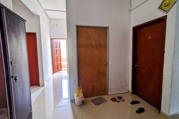 𝐑𝐔𝐌𝐀𝐇 𝐒𝐄𝐌𝐈-𝐃 𝟐 𝐓𝐈𝐍𝐆𝐊𝐀𝐓 𝐃𝐈 𝐁𝐀𝐍𝐃𝐀𝐑 𝐊𝐔𝐀𝐋𝐀 𝐓𝐄𝐑𝐄𝐍𝐆𝐆𝐀𝐍𝐔 𝐁𝐄𝐑𝐒𝐄𝐁𝐄𝐋𝐀𝐇𝐀𝐍 𝐈𝐂𝐎𝐍 𝐑𝐄𝐒𝐈𝐃𝐄𝐍𝐂𝐄𝐒