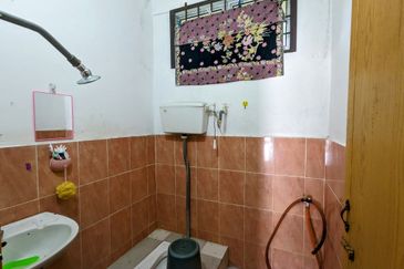 𝐑𝐔𝐌𝐀𝐇 𝐒𝐄𝐌𝐈-𝐃 𝟐 𝐓𝐈𝐍𝐆𝐊𝐀𝐓 𝐃𝐈 𝐁𝐀𝐍𝐃𝐀𝐑 𝐊𝐔𝐀𝐋𝐀 𝐓𝐄𝐑𝐄𝐍𝐆𝐆𝐀𝐍𝐔 𝐁𝐄𝐑𝐒𝐄𝐁𝐄𝐋𝐀𝐇𝐀𝐍 𝐈𝐂𝐎𝐍 𝐑𝐄𝐒𝐈𝐃𝐄𝐍𝐂𝐄𝐒