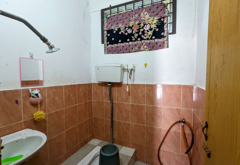 𝐑𝐔𝐌𝐀𝐇 𝐒𝐄𝐌𝐈-𝐃 𝟐 𝐓𝐈𝐍𝐆𝐊𝐀𝐓 𝐃𝐈 𝐁𝐀𝐍𝐃𝐀𝐑 𝐊𝐔𝐀𝐋𝐀 𝐓𝐄𝐑𝐄𝐍𝐆𝐆𝐀𝐍𝐔 𝐁𝐄𝐑𝐒𝐄𝐁𝐄𝐋𝐀𝐇𝐀𝐍 𝐈𝐂𝐎𝐍 𝐑𝐄𝐒𝐈𝐃𝐄𝐍𝐂𝐄𝐒