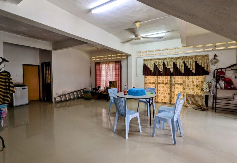 𝐑𝐔𝐌𝐀𝐇 𝐒𝐄𝐌𝐈-𝐃 𝟐 𝐓𝐈𝐍𝐆𝐊𝐀𝐓 𝐃𝐈 𝐁𝐀𝐍𝐃𝐀𝐑 𝐊𝐔𝐀𝐋𝐀 𝐓𝐄𝐑𝐄𝐍𝐆𝐆𝐀𝐍𝐔 𝐁𝐄𝐑𝐒𝐄𝐁𝐄𝐋𝐀𝐇𝐀𝐍 𝐈𝐂𝐎𝐍 𝐑𝐄𝐒𝐈𝐃𝐄𝐍𝐂𝐄𝐒