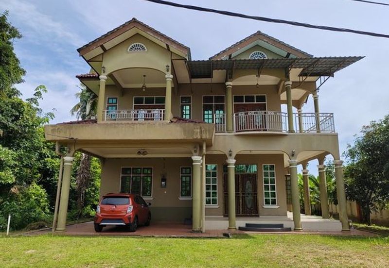 𝐁𝐀𝐍𝐆𝐋𝐎 𝐌𝐄𝐖𝐀𝐇 𝟐 𝐓𝐈𝐍𝐆𝐊𝐀𝐓 𝐃𝐈 𝐊𝐆. 𝐒𝐔𝐑𝐀𝐔 𝐇𝐉. 𝐌𝐀𝐓 𝐙𝐈𝐍, 𝐁𝐔𝐊𝐈𝐓 𝐏𝐀𝐘𝐎𝐍𝐆, 𝐓𝐄𝐑𝐄𝐍𝐆𝐆𝐀𝐍𝐔