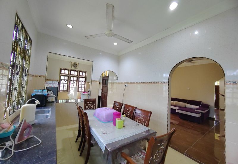 𝐁𝐀𝐍𝐆𝐋𝐎 𝐌𝐄𝐖𝐀𝐇 𝟐 𝐓𝐈𝐍𝐆𝐊𝐀𝐓 𝐃𝐈 𝐊𝐆. 𝐒𝐔𝐑𝐀𝐔 𝐇𝐉. 𝐌𝐀𝐓 𝐙𝐈𝐍, 𝐁𝐔𝐊𝐈𝐓 𝐏𝐀𝐘𝐎𝐍𝐆, 𝐓𝐄𝐑𝐄𝐍𝐆𝐆𝐀𝐍𝐔