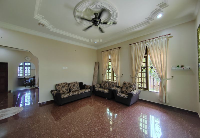 𝐁𝐀𝐍𝐆𝐋𝐎 𝐌𝐄𝐖𝐀𝐇 𝟐 𝐓𝐈𝐍𝐆𝐊𝐀𝐓 𝐃𝐈 𝐊𝐆. 𝐒𝐔𝐑𝐀𝐔 𝐇𝐉. 𝐌𝐀𝐓 𝐙𝐈𝐍, 𝐁𝐔𝐊𝐈𝐓 𝐏𝐀𝐘𝐎𝐍𝐆, 𝐓𝐄𝐑𝐄𝐍𝐆𝐆𝐀𝐍𝐔