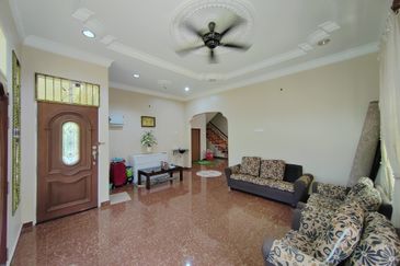 𝐁𝐀𝐍𝐆𝐋𝐎 𝐌𝐄𝐖𝐀𝐇 𝟐 𝐓𝐈𝐍𝐆𝐊𝐀𝐓 𝐃𝐈 𝐊𝐆. 𝐒𝐔𝐑𝐀𝐔 𝐇𝐉. 𝐌𝐀𝐓 𝐙𝐈𝐍, 𝐁𝐔𝐊𝐈𝐓 𝐏𝐀𝐘𝐎𝐍𝐆, 𝐓𝐄𝐑𝐄𝐍𝐆𝐆𝐀𝐍𝐔