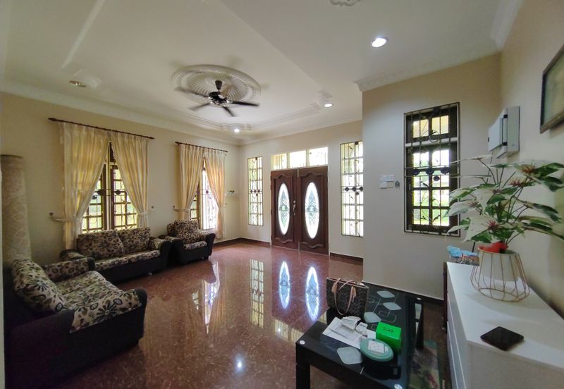 𝐁𝐀𝐍𝐆𝐋𝐎 𝐌𝐄𝐖𝐀𝐇 𝟐 𝐓𝐈𝐍𝐆𝐊𝐀𝐓 𝐃𝐈 𝐊𝐆. 𝐒𝐔𝐑𝐀𝐔 𝐇𝐉. 𝐌𝐀𝐓 𝐙𝐈𝐍, 𝐁𝐔𝐊𝐈𝐓 𝐏𝐀𝐘𝐎𝐍𝐆, 𝐓𝐄𝐑𝐄𝐍𝐆𝐆𝐀𝐍𝐔