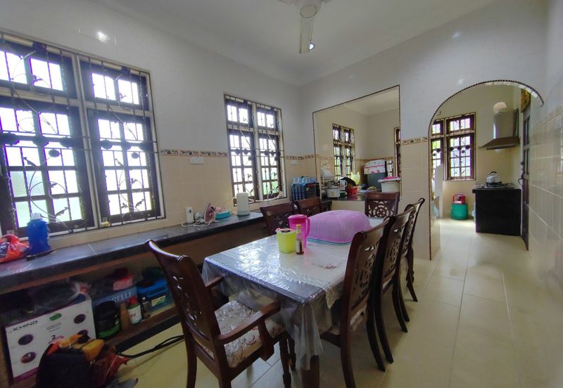 𝐁𝐀𝐍𝐆𝐋𝐎 𝐌𝐄𝐖𝐀𝐇 𝟐 𝐓𝐈𝐍𝐆𝐊𝐀𝐓 𝐃𝐈 𝐊𝐆. 𝐒𝐔𝐑𝐀𝐔 𝐇𝐉. 𝐌𝐀𝐓 𝐙𝐈𝐍, 𝐁𝐔𝐊𝐈𝐓 𝐏𝐀𝐘𝐎𝐍𝐆, 𝐓𝐄𝐑𝐄𝐍𝐆𝐆𝐀𝐍𝐔