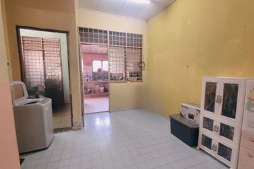 𝐑𝐔𝐌𝐀𝐇 𝐓𝐄𝐑𝐄𝐒 𝐒𝐄𝐓𝐈𝐍𝐆𝐊𝐀𝐓 𝐃𝐈 𝐓𝐀𝐌𝐀𝐍 𝐒𝐀𝐅𝐈𝐀𝐇 𝐌𝐔𝐑𝐍𝐈, 𝐏𝐀𝐃𝐀𝐍𝐆 𝐌𝐄𝐍𝐆𝐊𝐔𝐀𝐍𝐆, 𝐁𝐔𝐊𝐈𝐓 𝐏𝐀𝐘𝐎𝐍𝐆, 𝐓𝐑𝐆