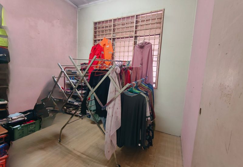 𝐑𝐔𝐌𝐀𝐇 𝐓𝐄𝐑𝐄𝐒 𝐒𝐄𝐓𝐈𝐍𝐆𝐊𝐀𝐓 𝐃𝐈 𝐓𝐀𝐌𝐀𝐍 𝐒𝐀𝐅𝐈𝐀𝐇 𝐌𝐔𝐑𝐍𝐈, 𝐏𝐀𝐃𝐀𝐍𝐆 𝐌𝐄𝐍𝐆𝐊𝐔𝐀𝐍𝐆, 𝐁𝐔𝐊𝐈𝐓 𝐏𝐀𝐘𝐎𝐍𝐆, 𝐓𝐑𝐆