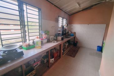 𝐑𝐔𝐌𝐀𝐇 𝐓𝐄𝐑𝐄𝐒 𝐒𝐄𝐓𝐈𝐍𝐆𝐊𝐀𝐓 𝐃𝐈 𝐓𝐀𝐌𝐀𝐍 𝐒𝐀𝐅𝐈𝐀𝐇 𝐌𝐔𝐑𝐍𝐈, 𝐏𝐀𝐃𝐀𝐍𝐆 𝐌𝐄𝐍𝐆𝐊𝐔𝐀𝐍𝐆, 𝐁𝐔𝐊𝐈𝐓 𝐏𝐀𝐘𝐎𝐍𝐆, 𝐓𝐑𝐆