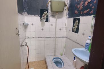 𝐑𝐔𝐌𝐀𝐇 𝐓𝐄𝐑𝐄𝐒 𝐒𝐄𝐓𝐈𝐍𝐆𝐊𝐀𝐓 𝐃𝐈 𝐓𝐀𝐌𝐀𝐍 𝐒𝐀𝐅𝐈𝐀𝐇 𝐌𝐔𝐑𝐍𝐈, 𝐏𝐀𝐃𝐀𝐍𝐆 𝐌𝐄𝐍𝐆𝐊𝐔𝐀𝐍𝐆, 𝐁𝐔𝐊𝐈𝐓 𝐏𝐀𝐘𝐎𝐍𝐆, 𝐓𝐑𝐆