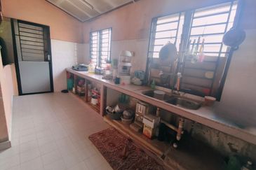 𝐑𝐔𝐌𝐀𝐇 𝐓𝐄𝐑𝐄𝐒 𝐒𝐄𝐓𝐈𝐍𝐆𝐊𝐀𝐓 𝐃𝐈 𝐓𝐀𝐌𝐀𝐍 𝐒𝐀𝐅𝐈𝐀𝐇 𝐌𝐔𝐑𝐍𝐈, 𝐏𝐀𝐃𝐀𝐍𝐆 𝐌𝐄𝐍𝐆𝐊𝐔𝐀𝐍𝐆, 𝐁𝐔𝐊𝐈𝐓 𝐏𝐀𝐘𝐎𝐍𝐆, 𝐓𝐑𝐆