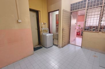 𝐑𝐔𝐌𝐀𝐇 𝐓𝐄𝐑𝐄𝐒 𝐒𝐄𝐓𝐈𝐍𝐆𝐊𝐀𝐓 𝐃𝐈 𝐓𝐀𝐌𝐀𝐍 𝐒𝐀𝐅𝐈𝐀𝐇 𝐌𝐔𝐑𝐍𝐈, 𝐏𝐀𝐃𝐀𝐍𝐆 𝐌𝐄𝐍𝐆𝐊𝐔𝐀𝐍𝐆, 𝐁𝐔𝐊𝐈𝐓 𝐏𝐀𝐘𝐎𝐍𝐆, 𝐓𝐑𝐆