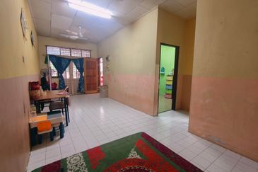 𝐑𝐔𝐌𝐀𝐇 𝐓𝐄𝐑𝐄𝐒 𝐒𝐄𝐓𝐈𝐍𝐆𝐊𝐀𝐓 𝐃𝐈 𝐓𝐀𝐌𝐀𝐍 𝐒𝐀𝐅𝐈𝐀𝐇 𝐌𝐔𝐑𝐍𝐈, 𝐏𝐀𝐃𝐀𝐍𝐆 𝐌𝐄𝐍𝐆𝐊𝐔𝐀𝐍𝐆, 𝐁𝐔𝐊𝐈𝐓 𝐏𝐀𝐘𝐎𝐍𝐆, 𝐓𝐑𝐆