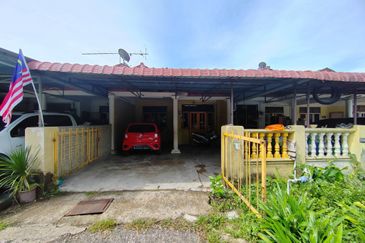 𝐑𝐔𝐌𝐀𝐇 𝐓𝐄𝐑𝐄𝐒 𝐒𝐄𝐓𝐈𝐍𝐆𝐊𝐀𝐓 𝐃𝐈 𝐓𝐀𝐌𝐀𝐍 𝐒𝐀𝐅𝐈𝐀𝐇 𝐌𝐔𝐑𝐍𝐈, 𝐏𝐀𝐃𝐀𝐍𝐆 𝐌𝐄𝐍𝐆𝐊𝐔𝐀𝐍𝐆, 𝐁𝐔𝐊𝐈𝐓 𝐏𝐀𝐘𝐎𝐍𝐆, 𝐓𝐑𝐆