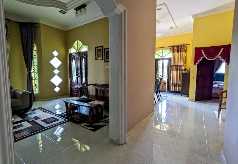 BANGLO SETINGKAT DI KG DURIAN BURUNG, KUALA TERENGGANU, TERENGGANU