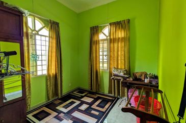 BANGLO SETINGKAT DI KG DURIAN BURUNG, KUALA TERENGGANU, TERENGGANU