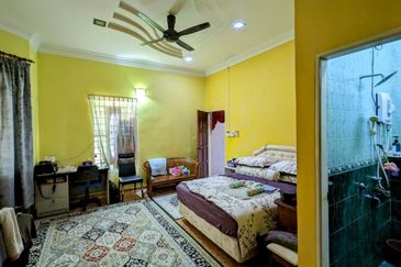 BANGLO SETINGKAT DI KG DURIAN BURUNG, KUALA TERENGGANU, TERENGGANU