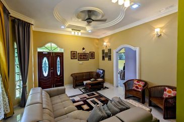 BANGLO SETINGKAT DI KG DURIAN BURUNG, KUALA TERENGGANU, TERENGGANU