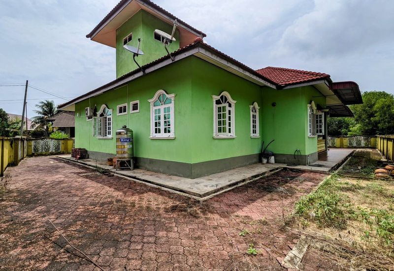 BANGLO SETINGKAT DI KG DURIAN BURUNG, KUALA TERENGGANU, TERENGGANU