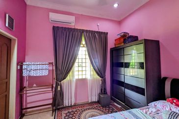 BANGLO SETINGKAT DI KG DURIAN BURUNG, KUALA TERENGGANU, TERENGGANU