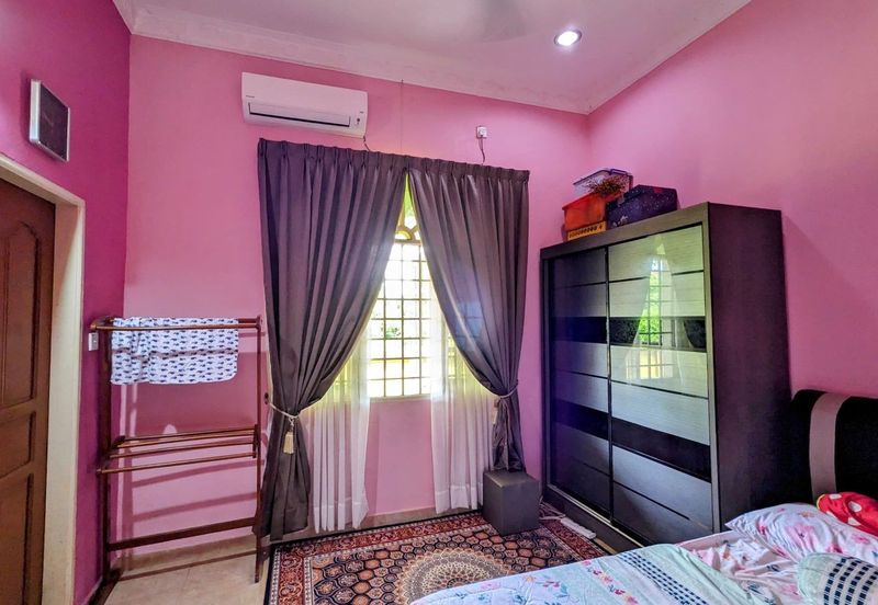 BANGLO SETINGKAT DI KG DURIAN BURUNG, KUALA TERENGGANU, TERENGGANU