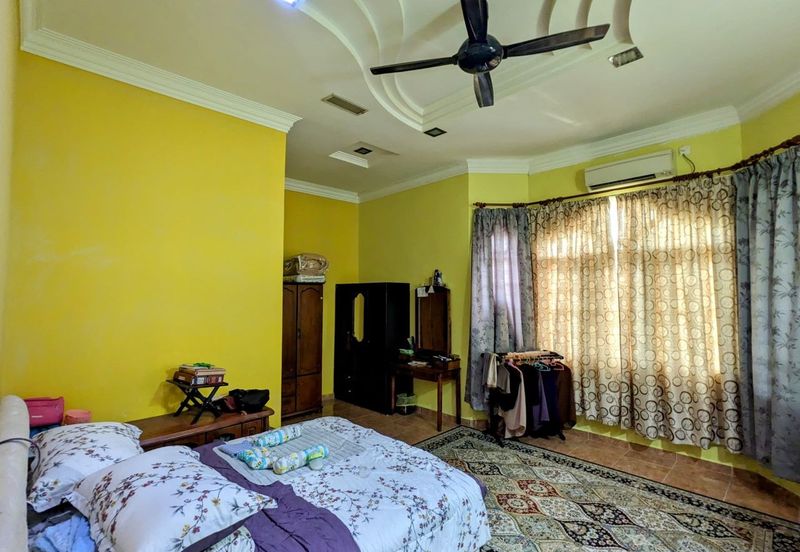 BANGLO SETINGKAT DI KG DURIAN BURUNG, KUALA TERENGGANU, TERENGGANU