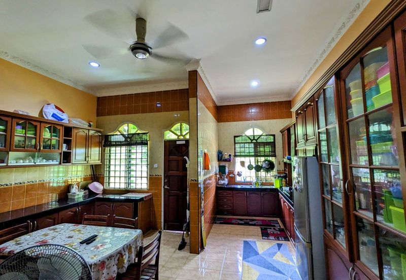 BANGLO SETINGKAT DI KG DURIAN BURUNG, KUALA TERENGGANU, TERENGGANU