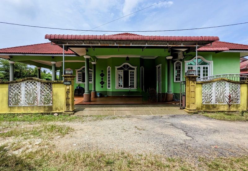 BANGLO SETINGKAT DI KG DURIAN BURUNG, KUALA TERENGGANU, TERENGGANU