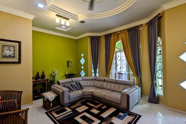 BANGLO SETINGKAT DI KG DURIAN BURUNG, KUALA TERENGGANU, TERENGGANU