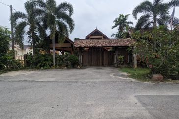 2 Unit Homestay Mewah & Berprestij berkonsepkan Bali di Tok Jembal, Terengganu