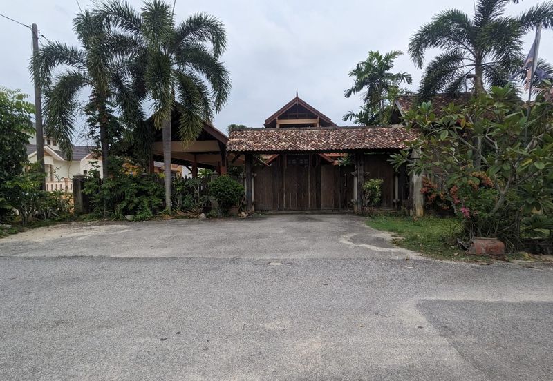 2 Unit Homestay Mewah & Berprestij berkonsepkan Bali di Tok Jembal, Terengganu