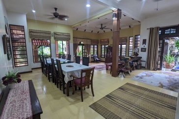 2 Unit Homestay Mewah & Berprestij berkonsepkan Bali di Tok Jembal, Terengganu