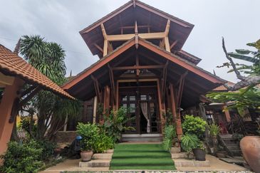 2 Unit Homestay Mewah & Berprestij berkonsepkan Bali di Tok Jembal, Terengganu