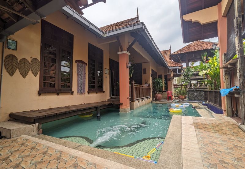 2 Unit Homestay Mewah & Berprestij berkonsepkan Bali di Tok Jembal, Terengganu