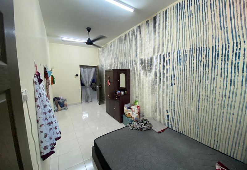 Shoplot 2 Tingkat di Padang Nenas, Gong Badak Berdekatan Bandar Baru Kuala Nerus, Terengganu