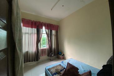 Shoplot 2 Tingkat di Padang Nenas, Gong Badak Berdekatan Bandar Baru Kuala Nerus, Terengganu