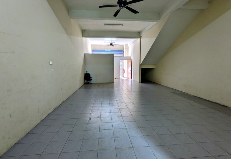 Shoplot 2 Tingkat di Padang Nenas, Gong Badak Berdekatan Bandar Baru Kuala Nerus, Terengganu