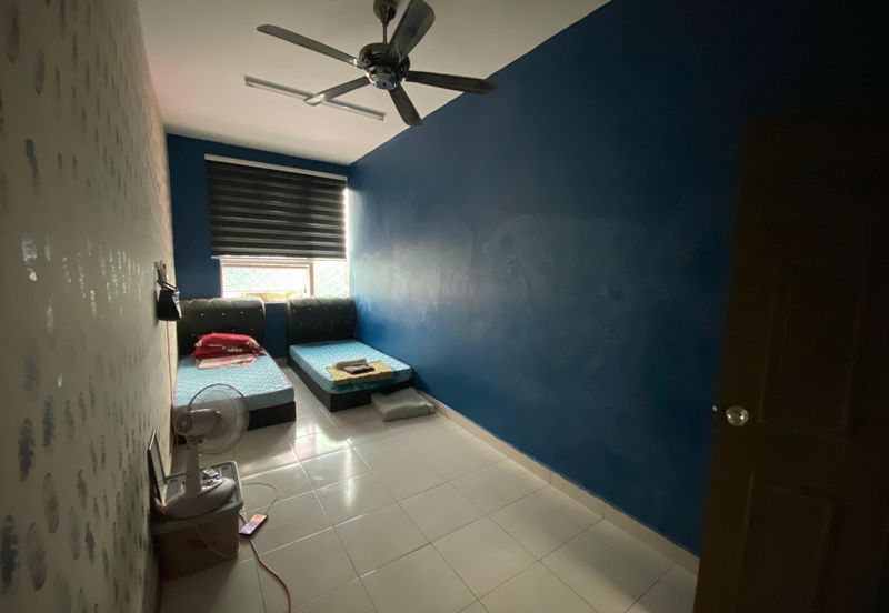 Shoplot 2 Tingkat di Padang Nenas, Gong Badak Berdekatan Bandar Baru Kuala Nerus, Terengganu