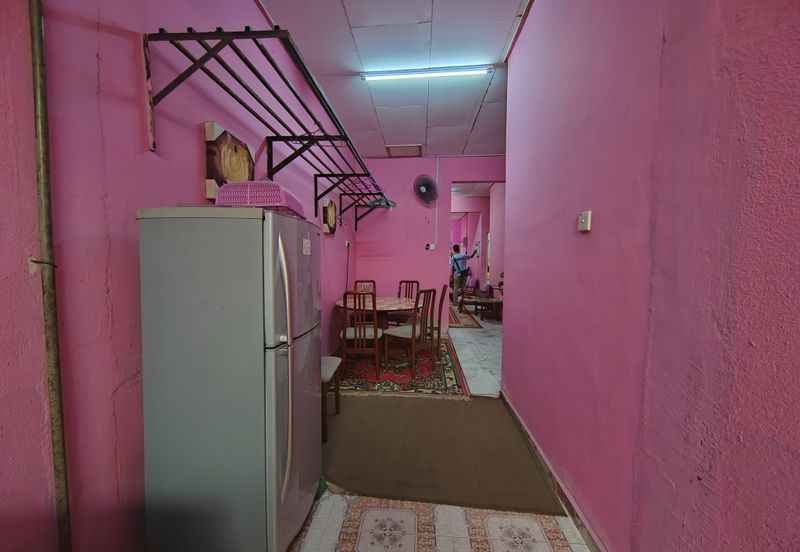 RUMAH TERES SETINGKAT DI TAMAN SAFIAH MURNI, PADANG MENGKUANG, BUKIT PAYONG TERENGGANU